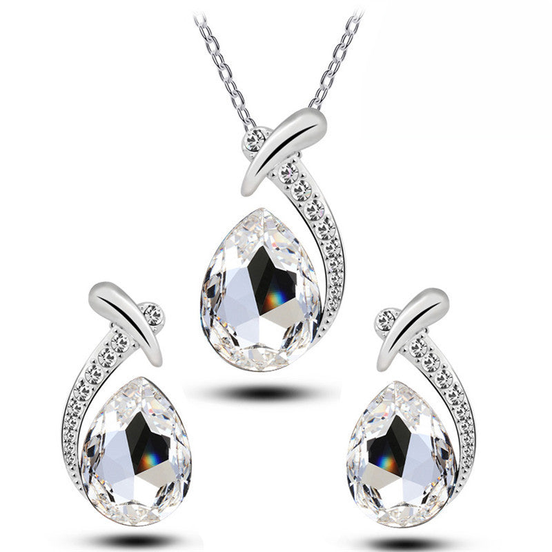 Blue Crystal Water Drop Pendant and Earrings Set - Secure Lobster Claw Clasp Chain Details