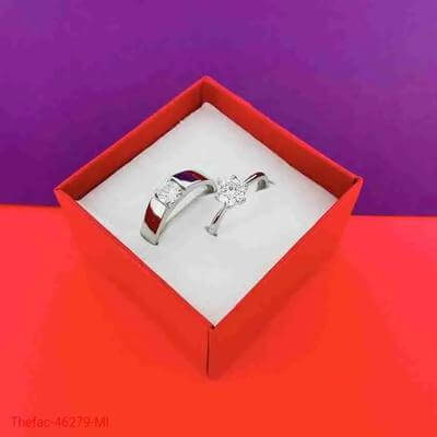 Premium Charm Couple's Ring Set on Male and Female Hands Holding