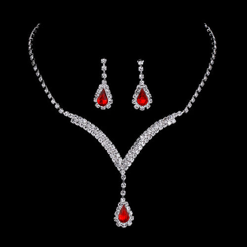 Diamond Water Drop Necklace and Earrings Set - Close-up of Intricate Crystal Prong Setting
